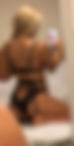 [OnlyFans.com] Elle Brooke (@ellebrookeuk)/photos/18-08-17 1901050-01 1120x2208.jpg