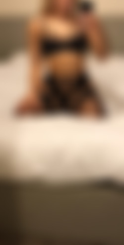 [OnlyFans.com] Elle Brooke (@ellebrookeuk)/photos/18-08-17 1901064-01 1120x2208.jpg