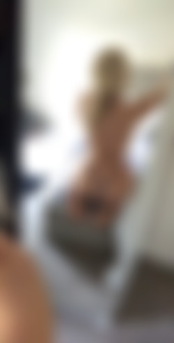 [OnlyFans.com] Elle Brooke (@ellebrookeuk)/photos/18-08-17 1901087-01 1120x2208.jpg