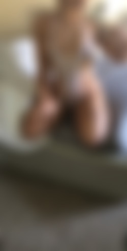 [OnlyFans.com] Elle Brooke (@ellebrookeuk)/photos/18-08-17 1901098-01 1120x2208.jpg