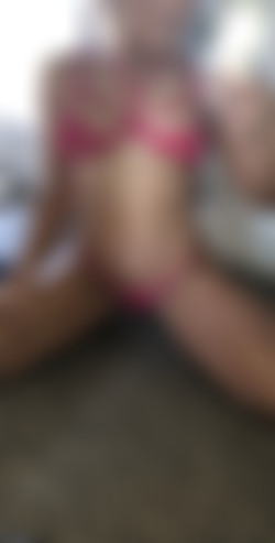 [OnlyFans.com] Elle Brooke (@ellebrookeuk)/photos/18-08-17 1901116-01 1120x2208.jpg