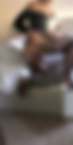 [OnlyFans.com] Elle Brooke (@ellebrookeuk)/photos/18-08-17 1901121-01 1120x2208.jpg