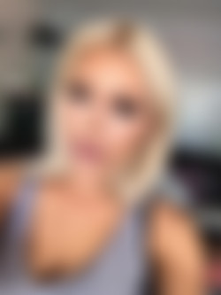 [OnlyFans.com] Elle Brooke (@ellebrookeuk)/photos/18-08-25 1940055-01 2320x3088.jpg