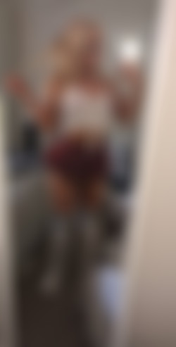 [OnlyFans.com] Elle Brooke (@ellebrookeuk)/photos/18-08-25 1940068-01 1125x2217.jpg