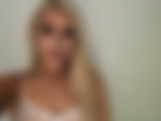 [OnlyFans.com] Elle Brooke (@ellebrookeuk)/photos/18-08-25 1940074-01 3088x2320.jpg