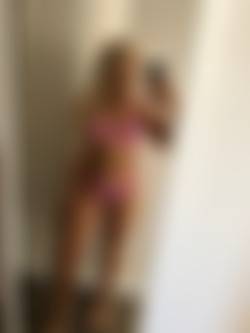 [OnlyFans.com] Elle Brooke (@ellebrookeuk)/photos/18-10-02 2133978-01 3024x4032.jpg