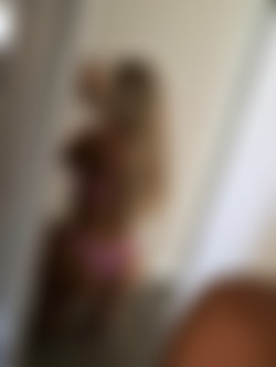 [OnlyFans.com] Elle Brooke (@ellebrookeuk)/photos/18-10-02 2133981-01 2320x3088.jpg