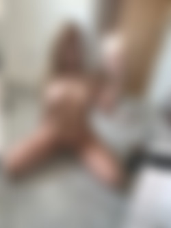 [OnlyFans.com] Elle Brooke (@ellebrookeuk)/photos/19-06-06 4759976-02 A nude a day makes the doctor go away 3024x4032.jpeg