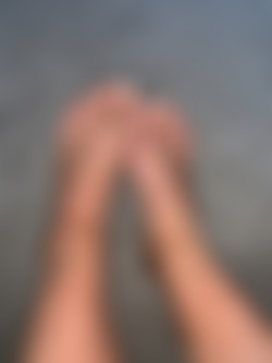 [OnlyFans.com] Elle Brooke (@ellebrookeuk)/photos/19-06-20 5011894-01 Also, who asked for more feet pictures Enjoy 3024x4032.jpeg