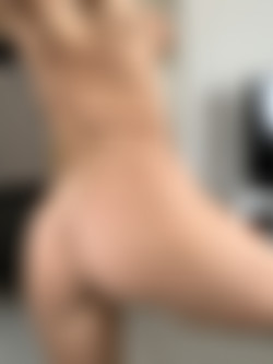 [OnlyFans.com] Elle Brooke (@ellebrookeuk)/photos/19-07-12 5469227-02 Whos excited to see my 3some Im filming today with @the_amberjade!!!!!(..) 2316x3088.jpeg