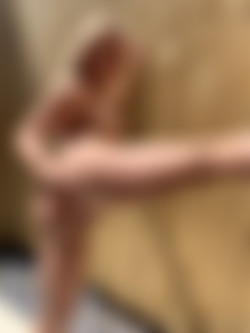 [OnlyFans.com] Elle Brooke (@ellebrookeuk)/photos/19-07-24 5723185-01 Wishing I could be naked in the garden like this right now 1620x2160.jpg