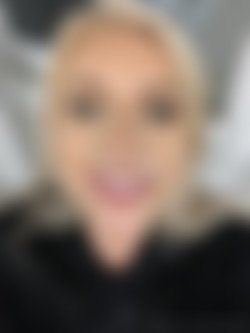 [OnlyFans.com] Elle Brooke (@ellebrookeuk)/photos/19-08-08 6032085-01 Cute selfie, right 1620x2160.jpg