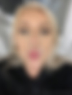 [OnlyFans.com] Elle Brooke (@ellebrookeuk)/photos/19-08-08 6032085-02 Cute selfie, right 1620x2160.jpg
