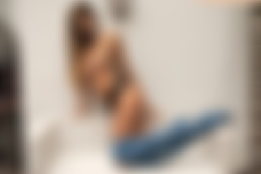 [photodromm.com] 2018-08/[photodromm.com] - 2018.08.22 - Claudia - Jeans Revolution (x50) 2000x3000/15l.jpg