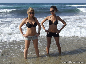 ugotitflauntit.com/08035 Laura and Jade_1280highres/010.jpg