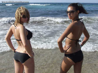 ugotitflauntit.com/08035 Laura and Jade_1280highres/019.jpg