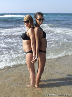 ugotitflauntit.com/08035 Laura and Jade_1280highres/020.jpg