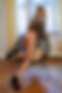2021phdee/2021-09/[photodromm.com] - 16.09.2021 - Ursula - The Chair (x46, 3000px)/The Chair (4).jpg