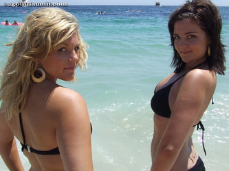 ugotitflauntit.com/08022 Melisa and Sophie_1280highres/010.jpg