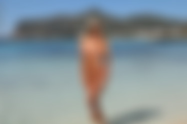 photodromm.com - 2011-12/holly - 16 - the bikini test 2/26l.jpg