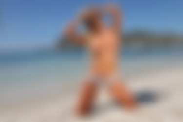 photodromm.com - 2011-12/holly - 16 - the bikini test 2/10l.jpg