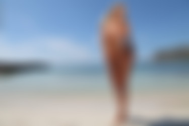 photodromm.com - 2011-12/holly - 16 - the bikini test 2/22l.jpg