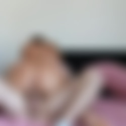 My_step-sis_likes_to_go_to_bed_naked_-_Alanna_Pow_1080P.mp4